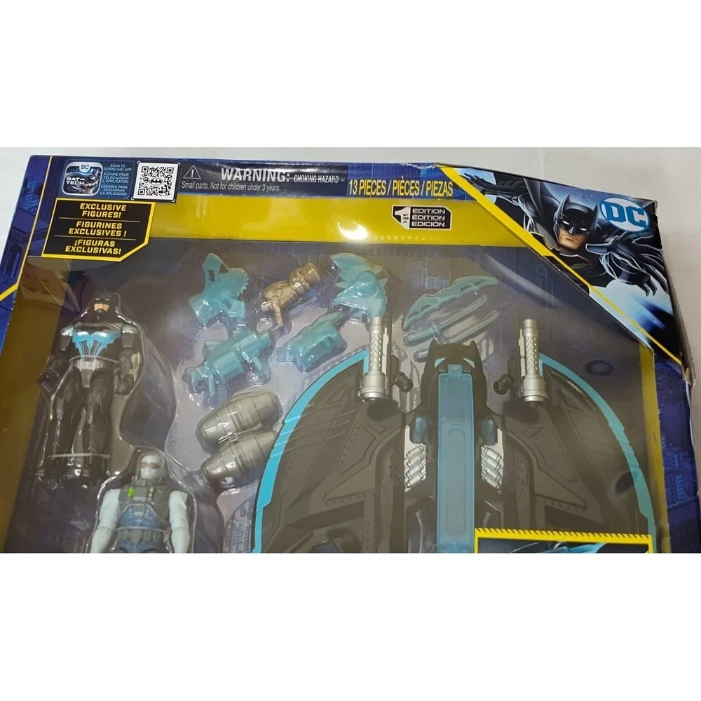 DC Batman Bat-Tech Flyer with 4